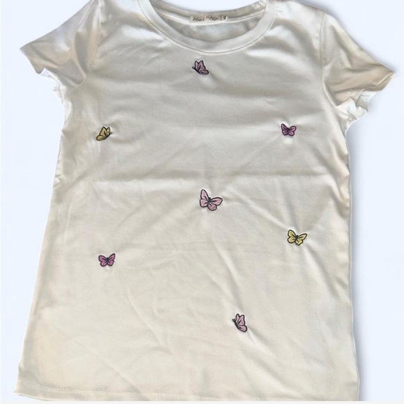 Heart Hips Cream and Pink Short Sleeve Tee with Butterfly Print - Picture 1 of 3